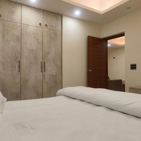 Villa In Vrindavan, Hare Krishna M Екстериор снимка