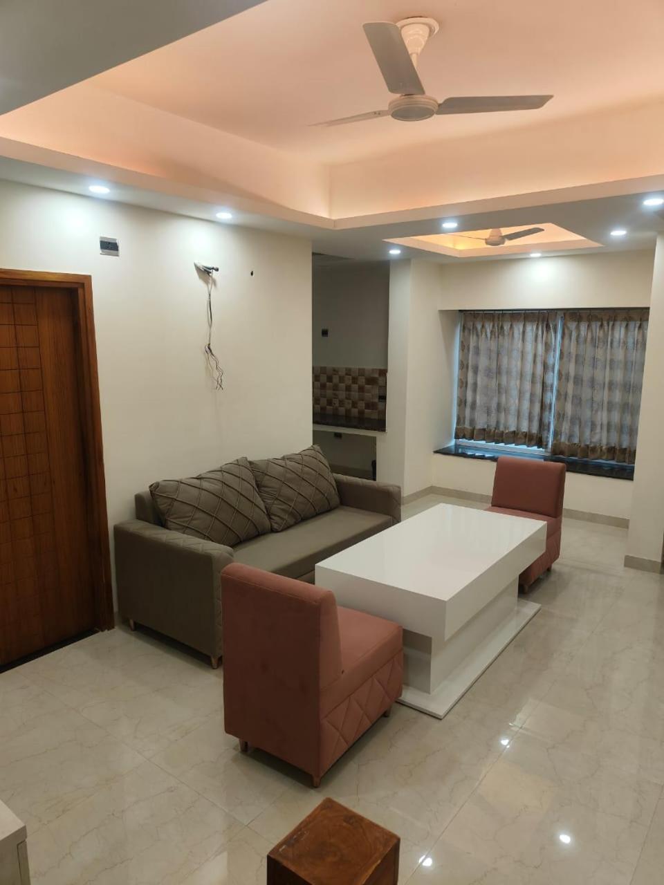 Villa In Vrindavan, Hare Krishna M Екстериор снимка