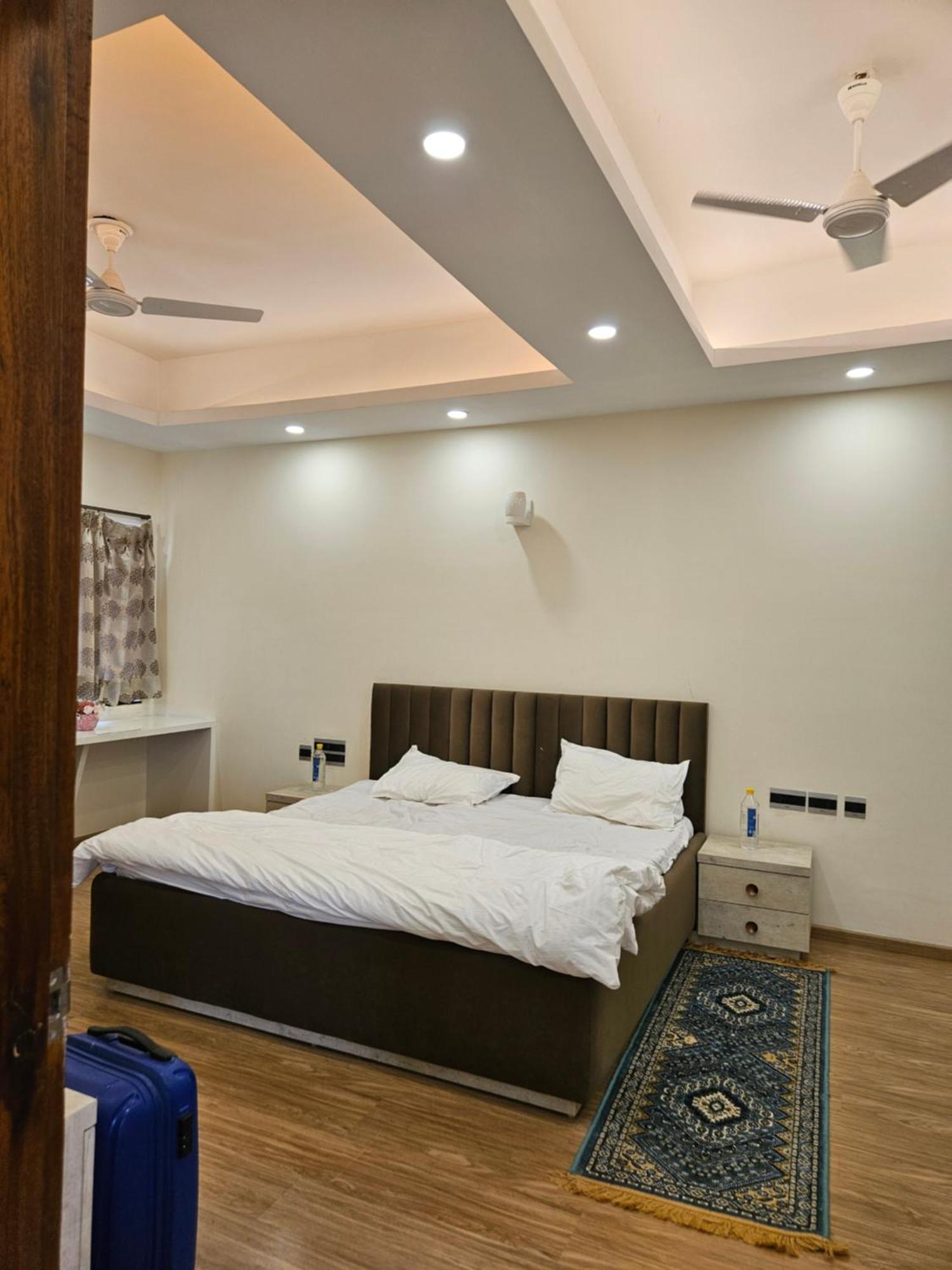 Villa In Vrindavan, Hare Krishna M Екстериор снимка